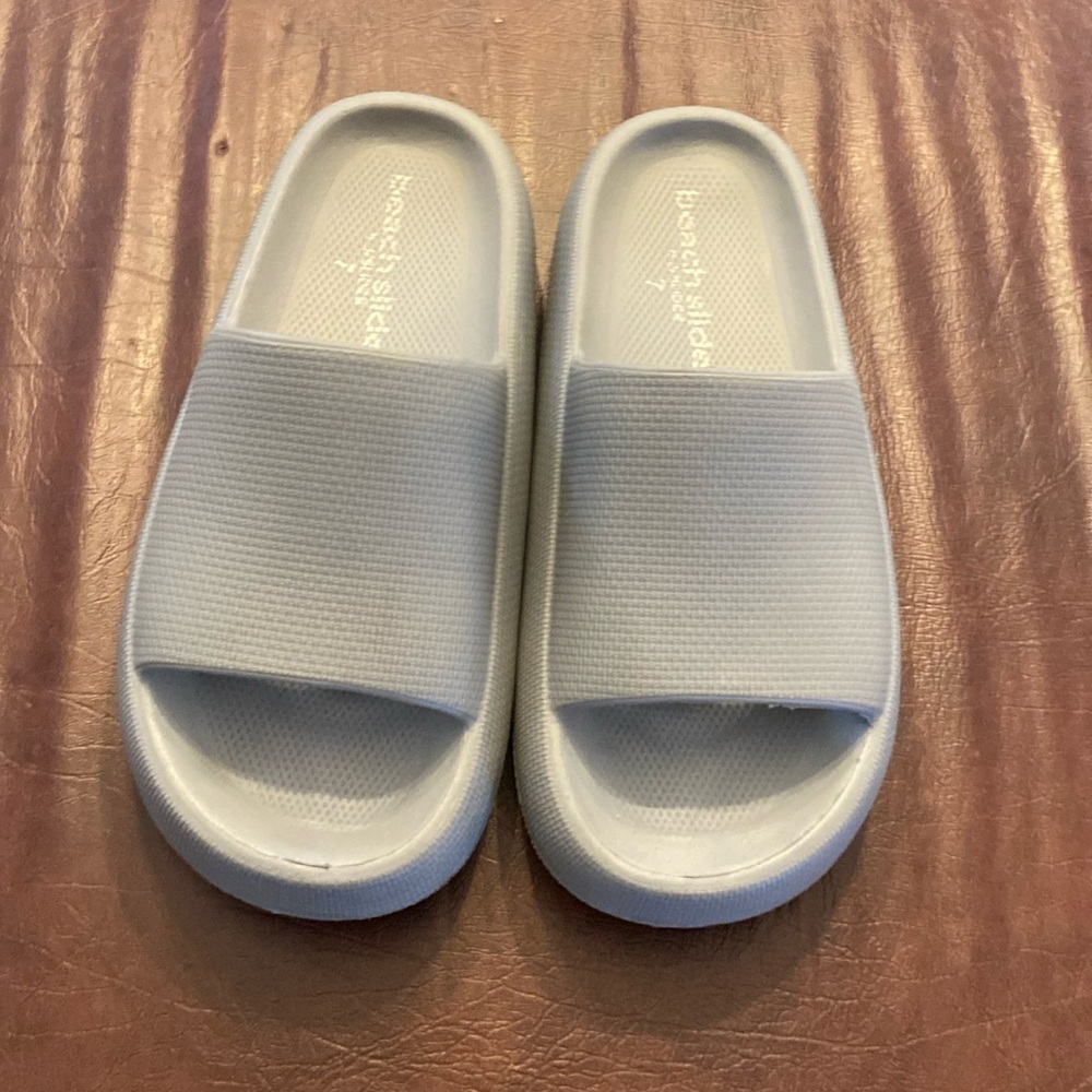 Beach slides by J/Slides. Size 7 women’s